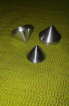 Cônes de roues arriere