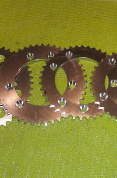 Couronne Alu 415 Derbi