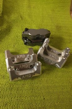 Pattes de déport 320mm Derbi étriers radial classique