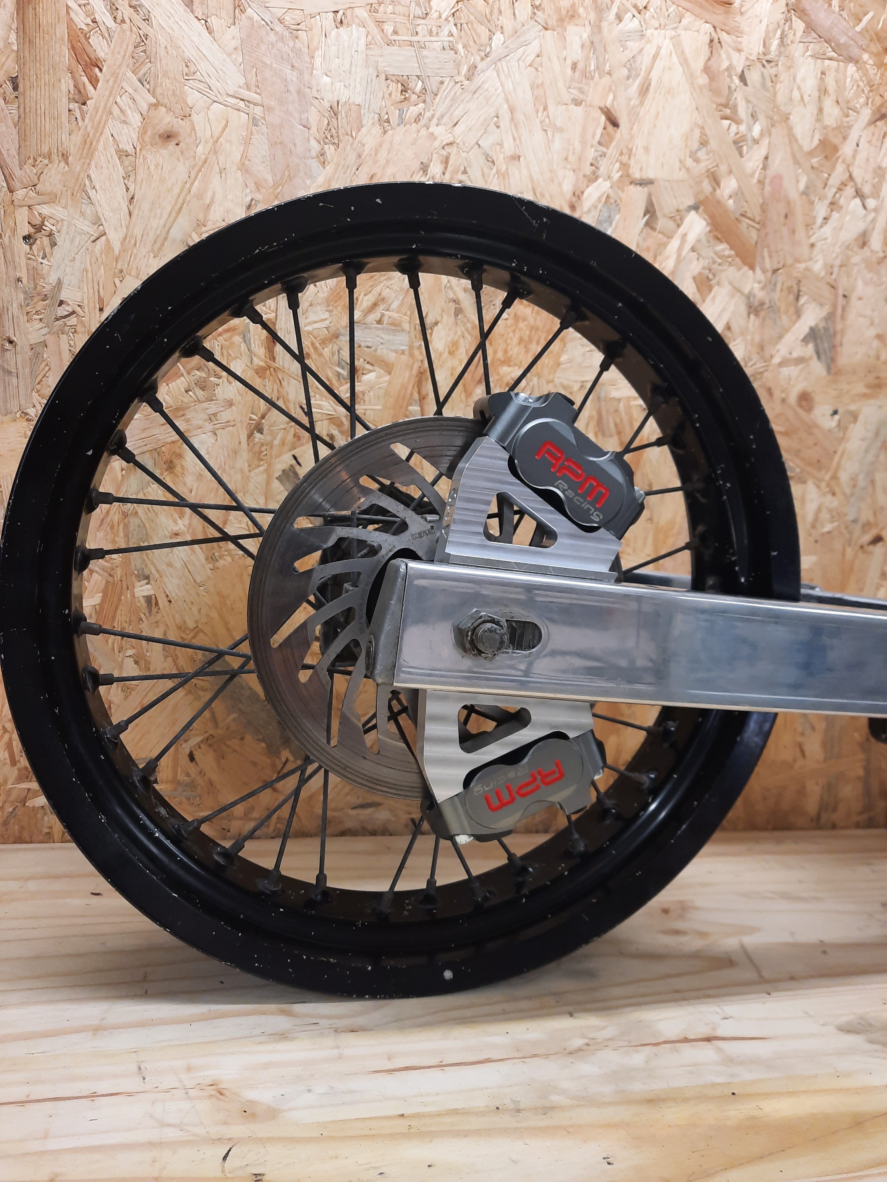 Patte de déport arrière radial Derbi drd racing double étriers – Image 3