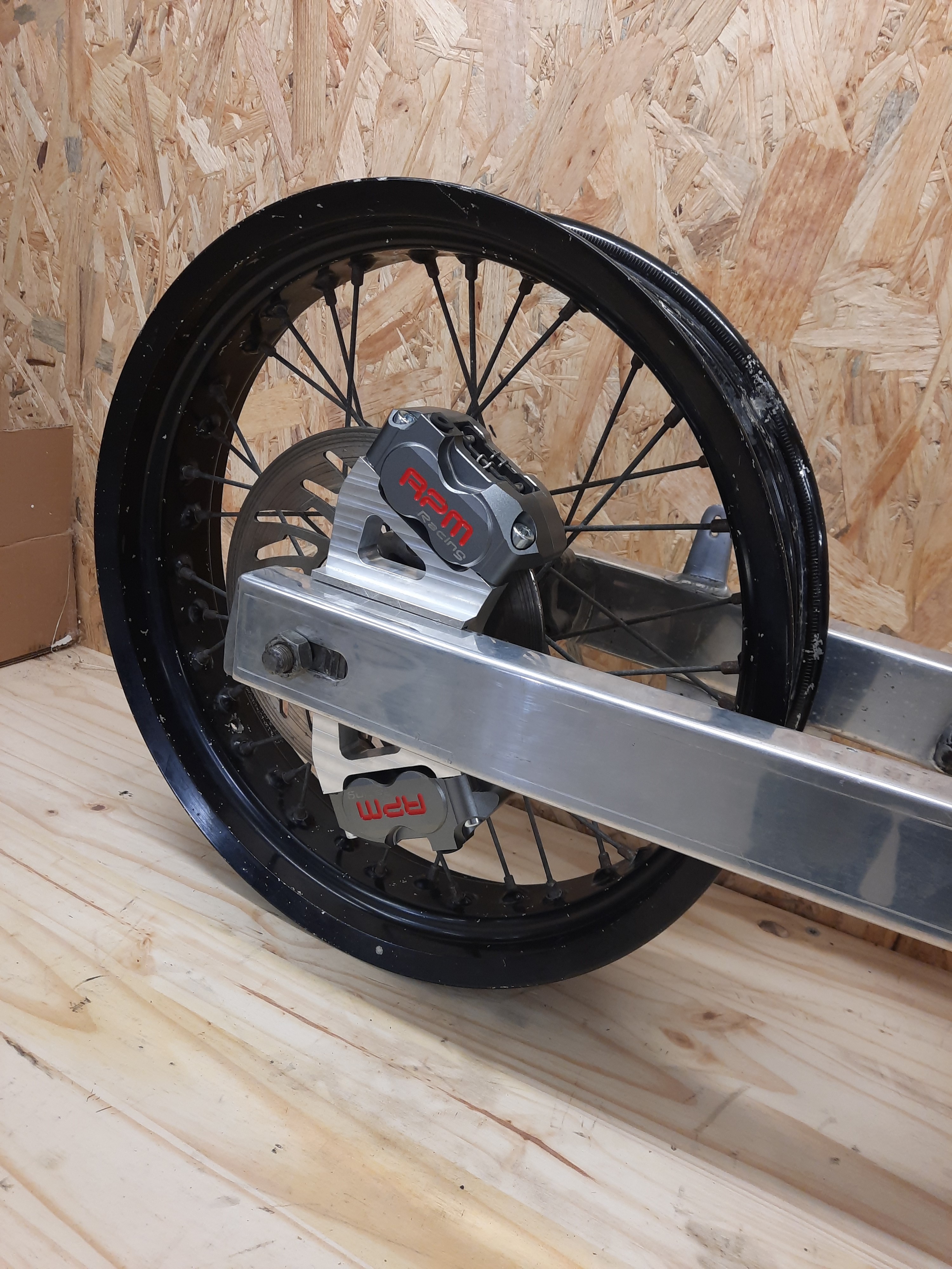 Patte de déport arrière radial Derbi drd racing double étriers